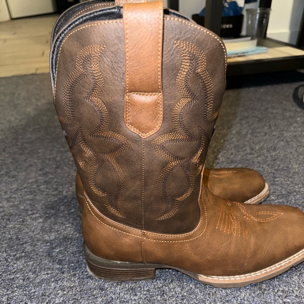 Cowboy boots! Used once! Size 10, very comfortable!